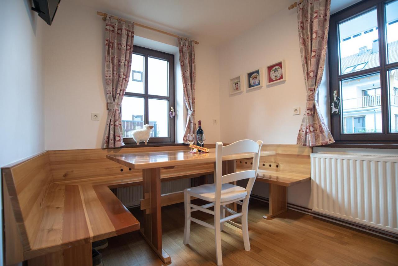 Pritlicni Apartma Hribovc Z Atrijem ครานสกา โกรา ภายนอก รูปภาพ